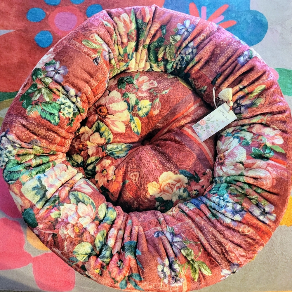 Only 1 Left- Johnny Was Bethia Reversible Dog Bed, Red, Yellow, Pink, NWT, Small - Picture 8 of 16